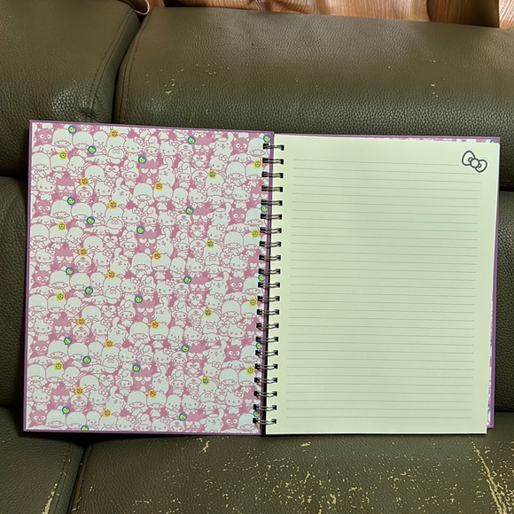 Hello Kitty Spiral notebook - Picture 2 of 4